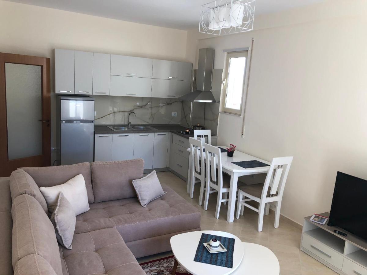 Rooftop Apartments Lungomare Vlore Bagian luar foto