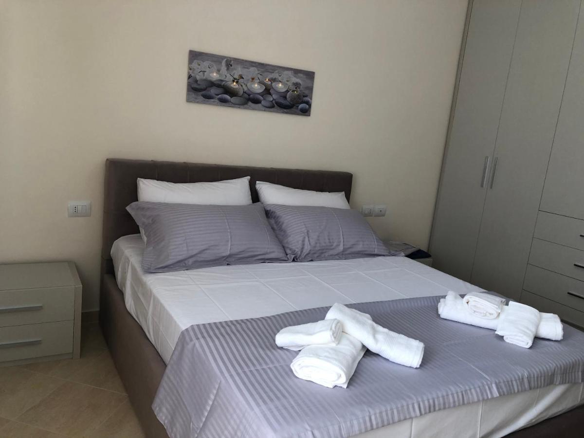 Rooftop Apartments Lungomare Vlore Bagian luar foto