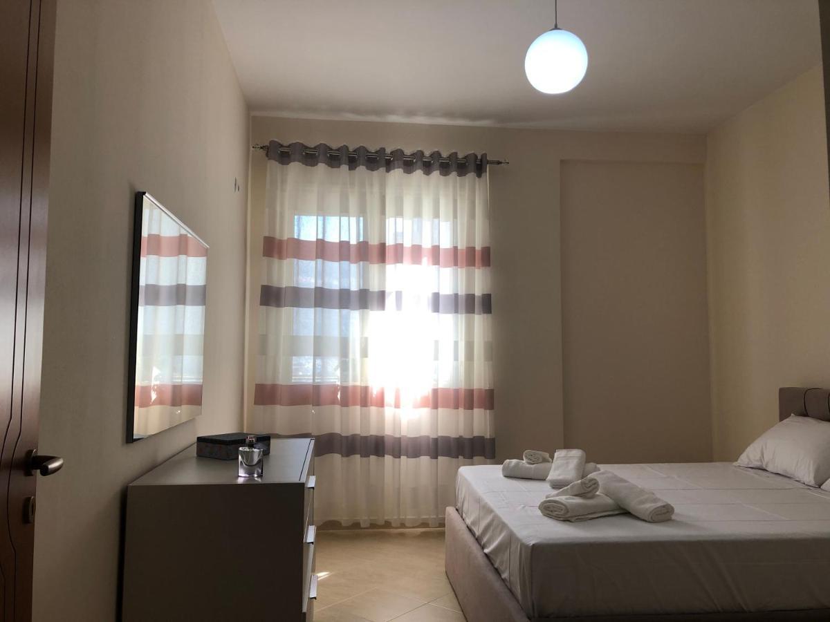 Rooftop Apartments Lungomare Vlore Bagian luar foto